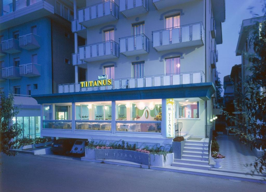 Hotel Titanus 贝拉里亚-伊贾马里纳 外观 照片